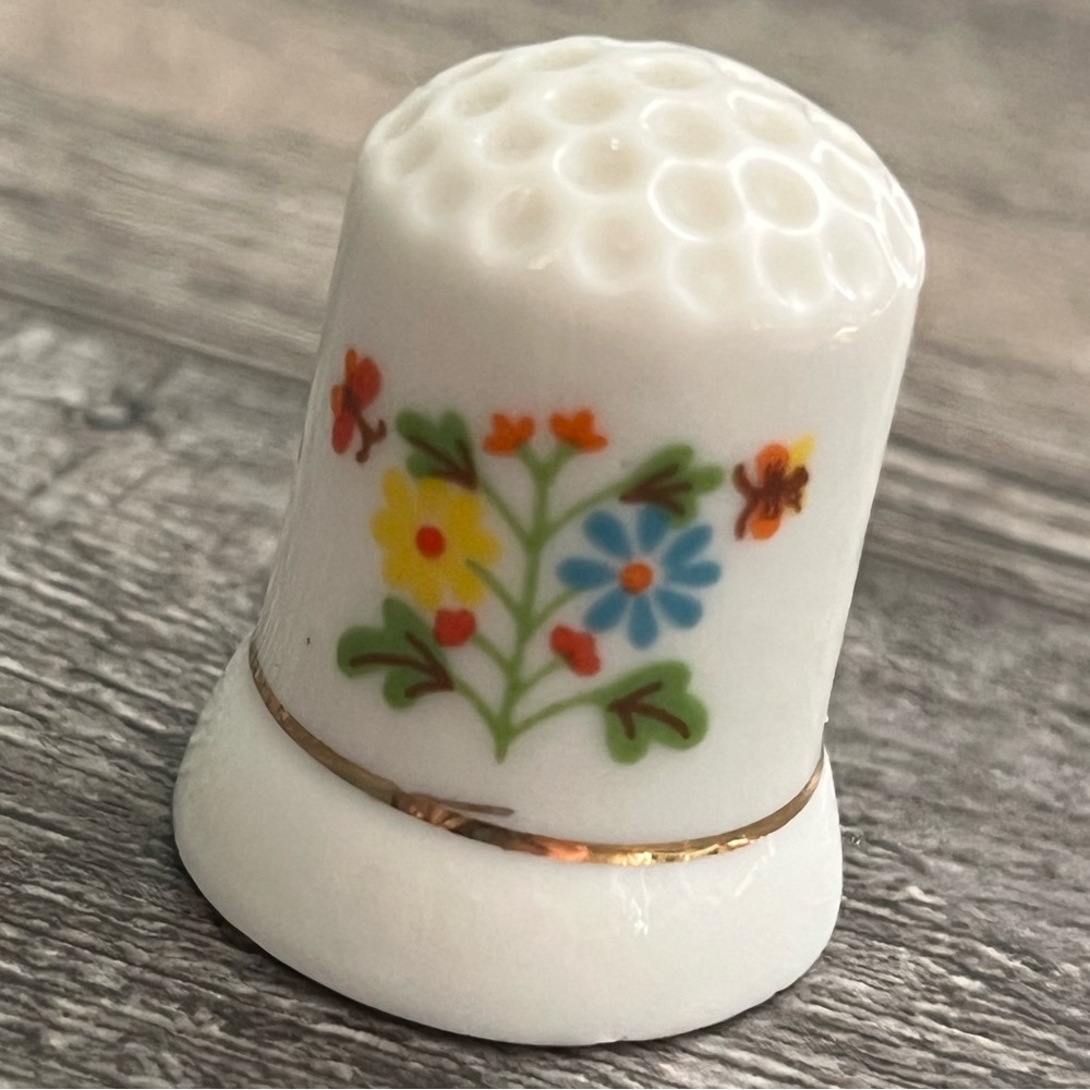 Vintage Ceramic Flower Thimble. Gift For Mom, Anniversary, Birthday, Collectable